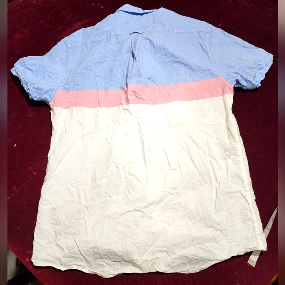 NWOT ... Izod Shortsleeve Button down Casual Shirt - Picture 7 of 7